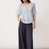 AviCC Lace SS V-Blouse - Pale Blue