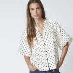 DilanCC Dot SS V - Shirt - Powder - Co'couture