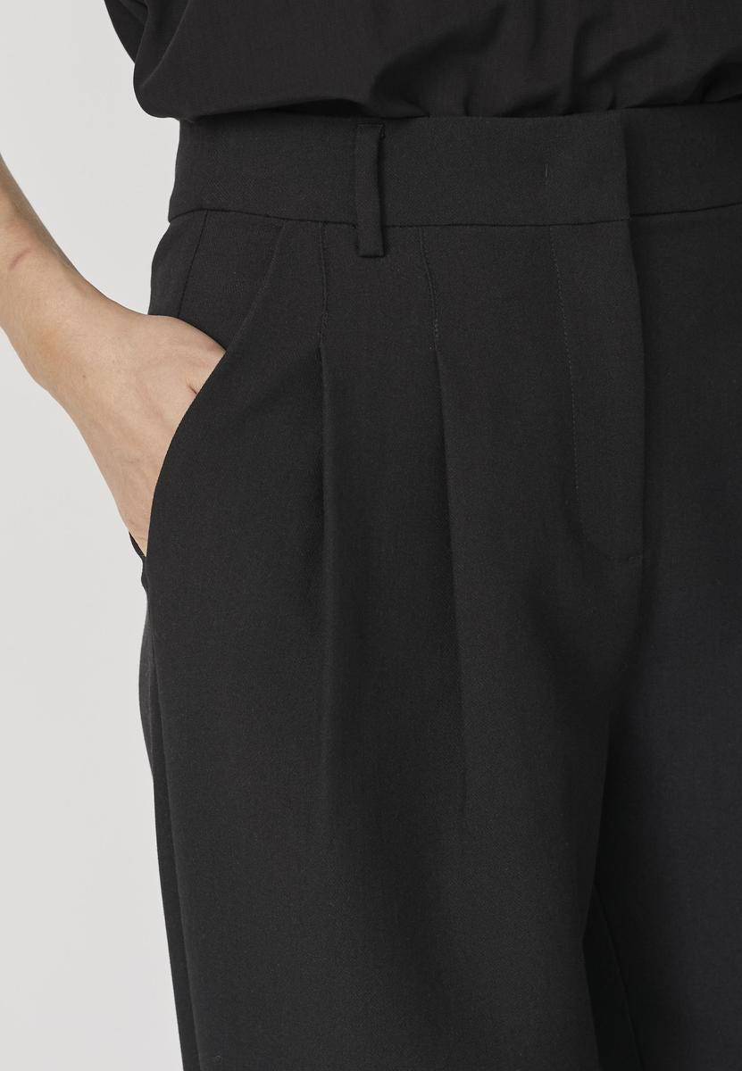 VolaCC Barrel Pleat LL Pant - Black - Co'couture